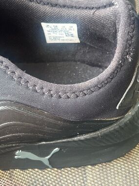Puma Men’s Black Athletic Sneakers with Subtle Gray Logo